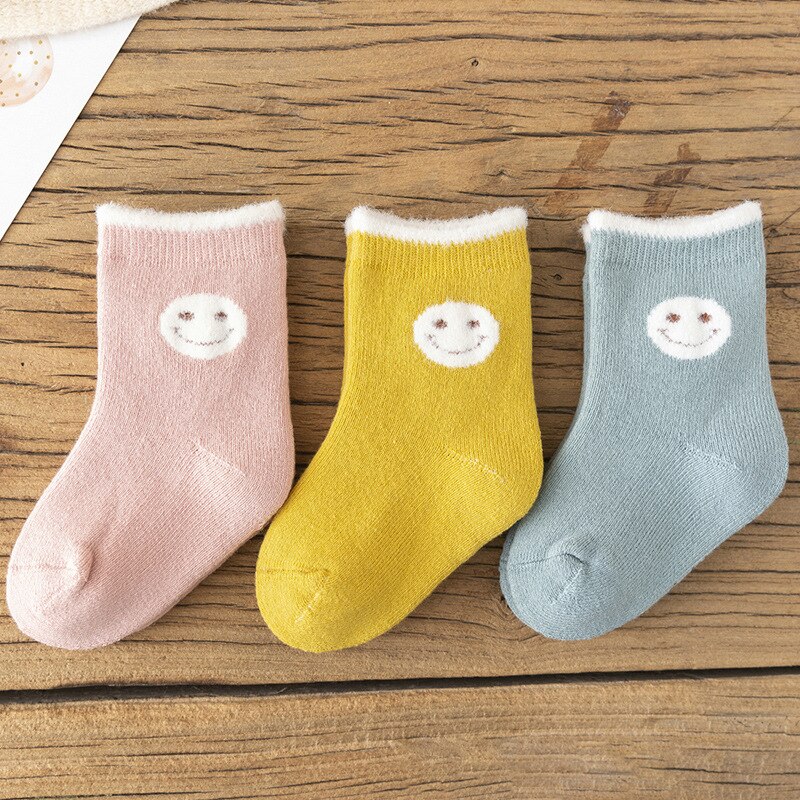 Chaussettes pour bébés, épaisses et chaudes, en coton éponge, antidérapantes, pour garçons et filles, ensemble d'accessoires pour nouveaux-nés, collection automne et hiver, 3 paires/lot: A / 0-1T