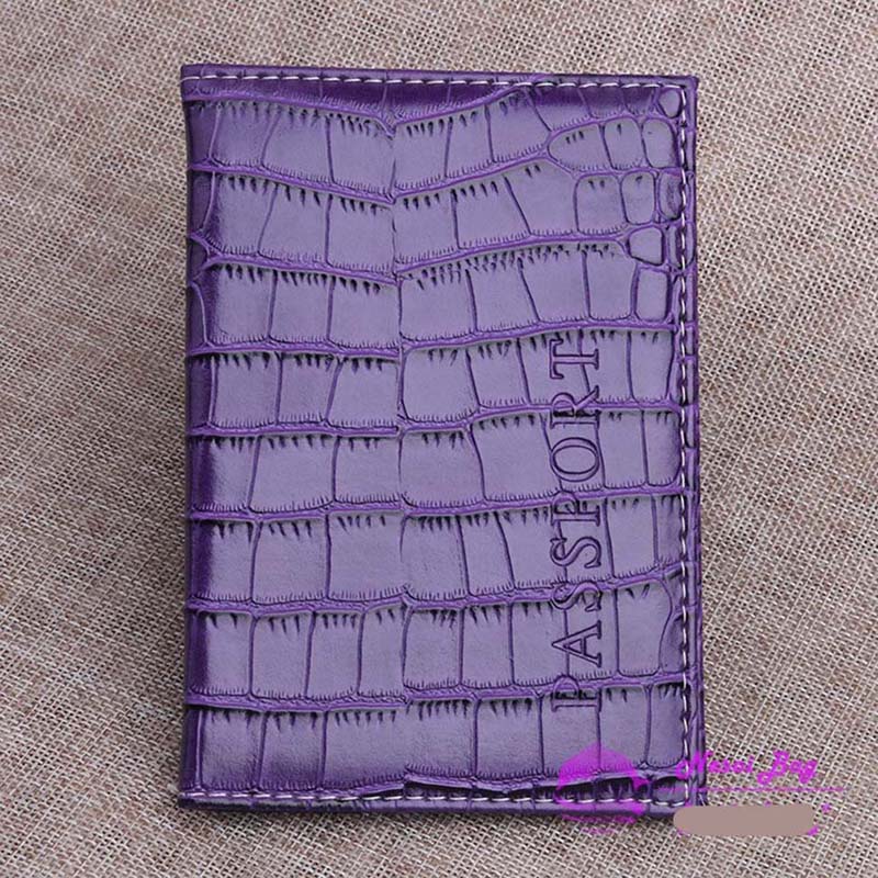 Crocodile Pattern Travel Passport Cover Russia Women Pu Leather Cover on The Passport Case Passport Travel Organizer Paspoort: purple