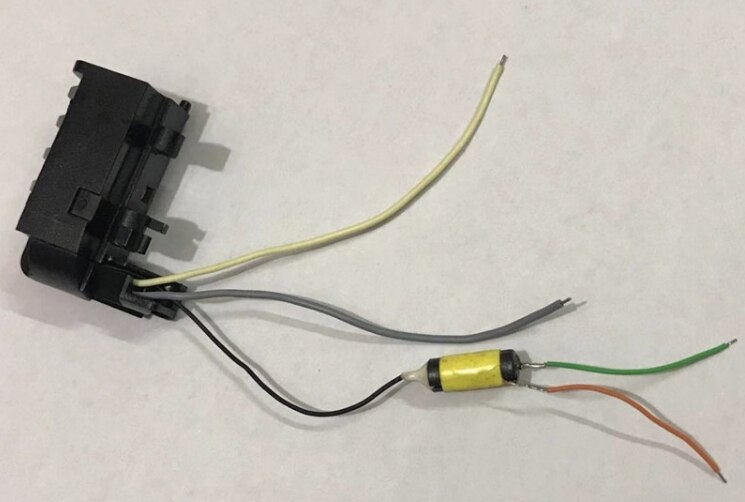 Camera flash head light indicator