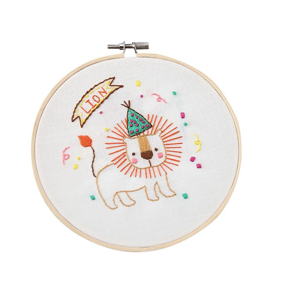 Full Range of Embroidery Cross Stitch Stamped Embroidery Cloth with Floral Kit: A