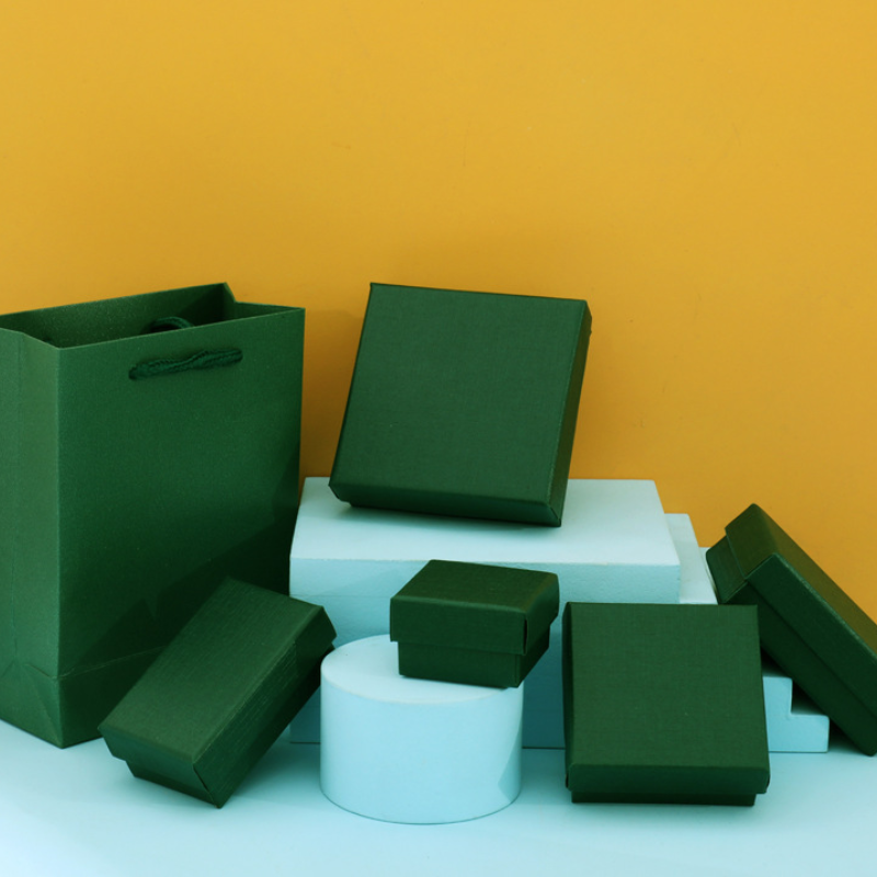 Caja de cartón verde para joyería, juego de anillos, collares, esponja rectangular, relleno de papel de cartón, cajas de embalaje de , 1 unidad