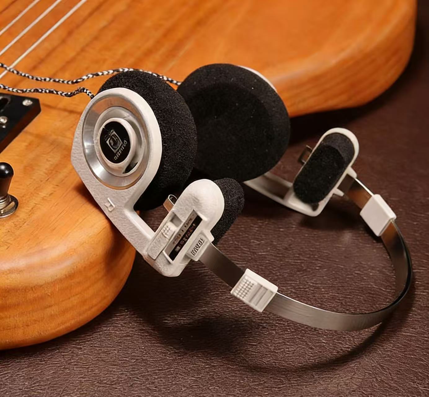 3,5 mm bedrade KOSS PORTA PRO-hoofdtelefoon HiFi Super Bass Over-ear-headset 3,5 mm haakse aansluiting Opvouwbare oortelefoon voor muziekgaming: Rood