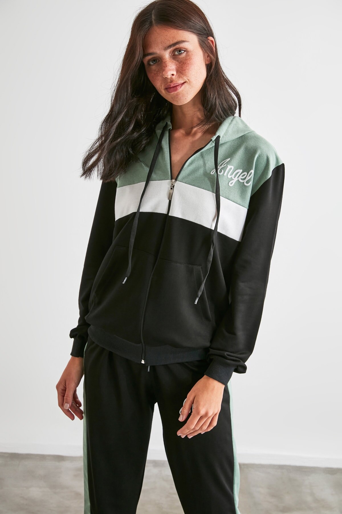 Trendyol Printed and Hooded Knitted Tracksuit Set TWOAW21EM0040