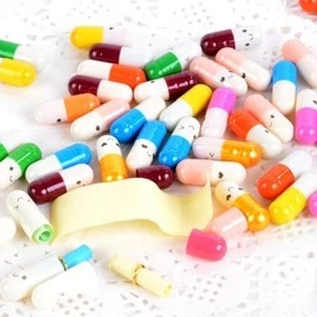 50 pcs/lot Love Blank Message Capsule Envelope Letter Paper for Children Pill Capsule Message Letter Kawaii Emoticon Smile Pill