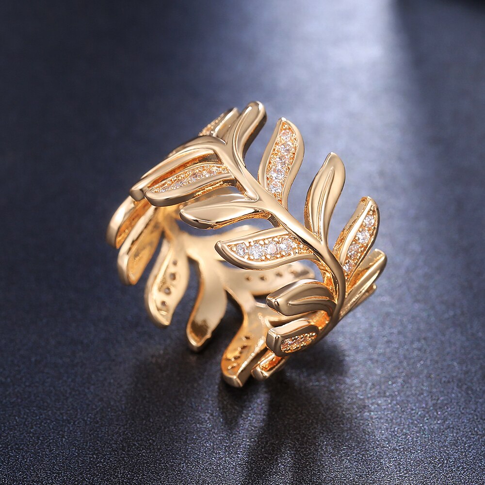 Huitan Small Fresh Style Leaf Shape Women Finger Rings Shiny CZ Luxury Bridal Wedding Party Accessories Versatile Ring Jewelry