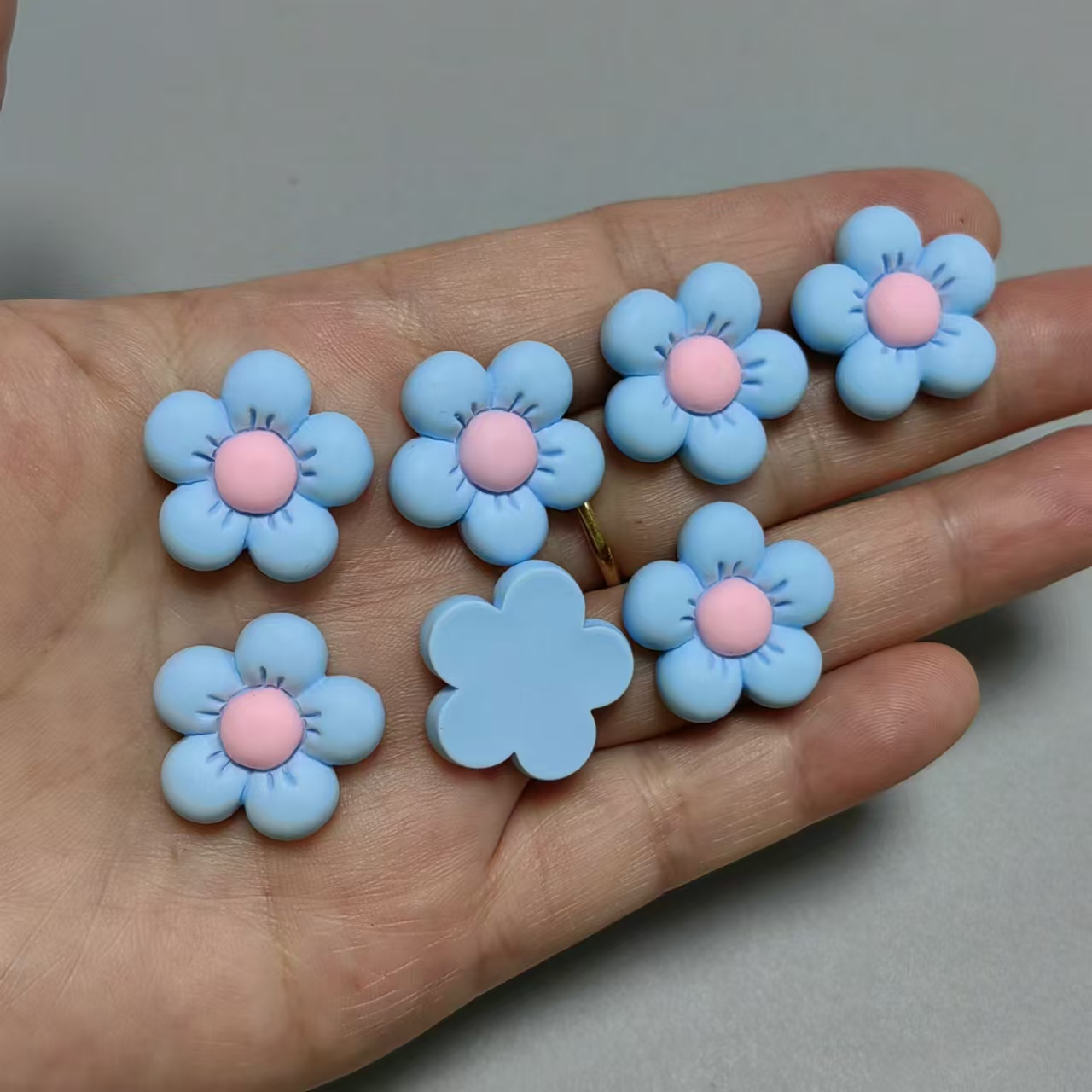 10 Uds. De resina fresca, flor colorida, accesorios de pegamento en crema DIY, hebilla de zapato hecha a mano, Clip para el pelo, decoración de funda de teléfono, dijes artesanales: Verde