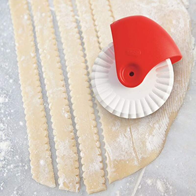 1PC Plastic Spaghett Noodle Maker Lattice Roller Dough Cutter Tool Home Kitchen Helper Light Weight DIY Dough Pizza Cutting Tool