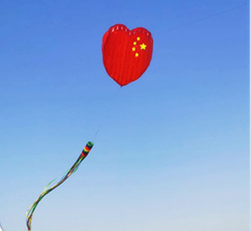 Inflable blando, cometa china de corazón rojo, globo de aire de dibujos animados, cometa para niños, cometa de cola larga de Color, juguetes deportivos de ocio para adultos al aire libre