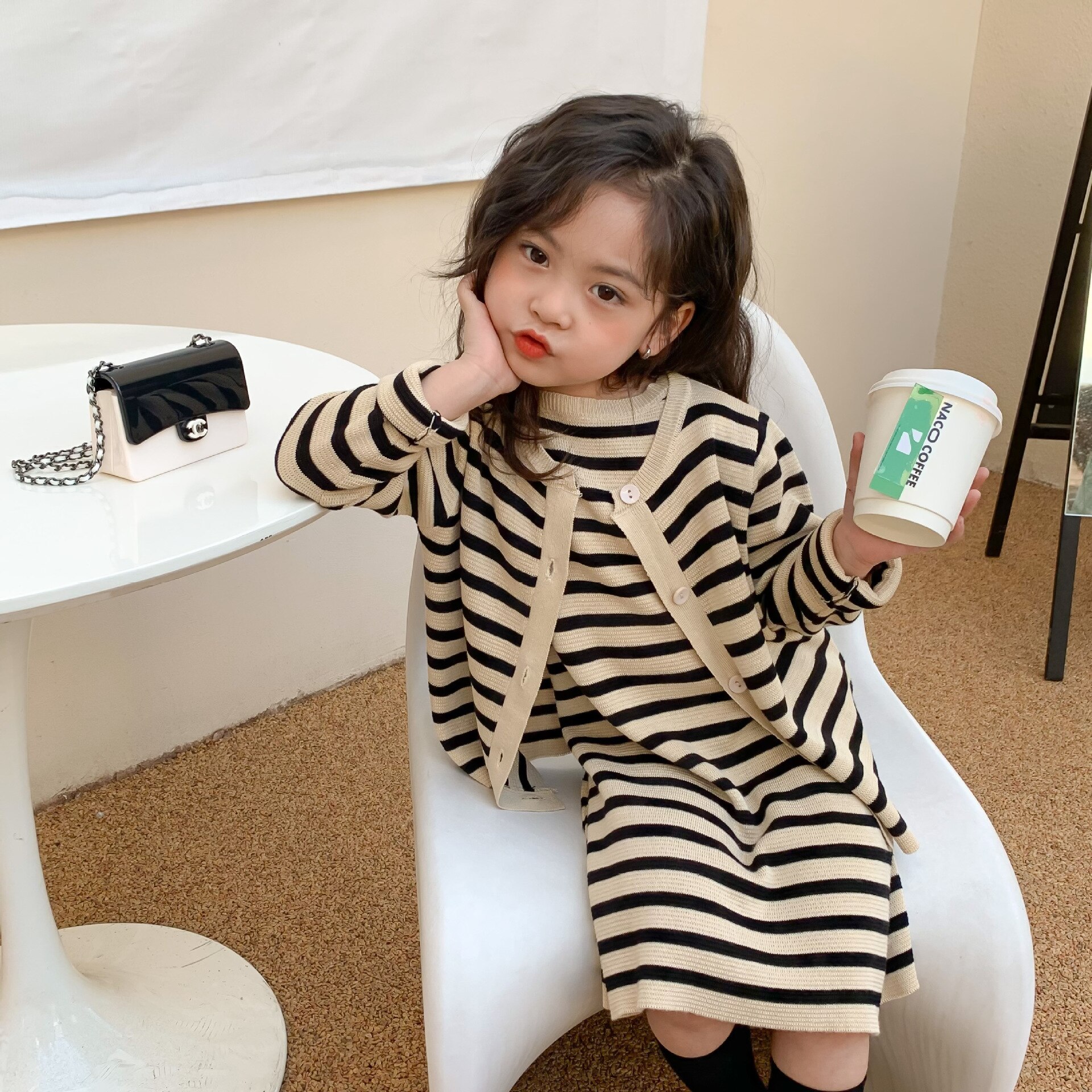 Cardigan maglione a maniche corte a righe in stile coreano per ragazze 2022 nuovo vestito da colletto girocollo per bambini vestiti per bambini in stoffa