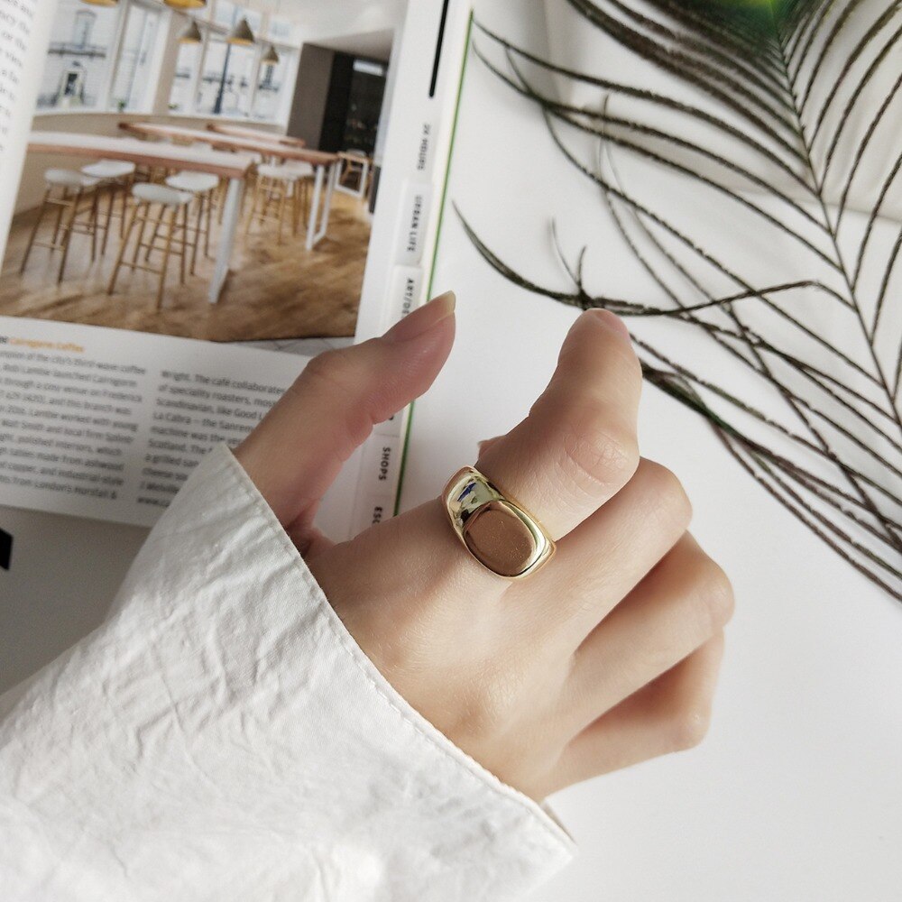 925 Sterling Silber Frauen Goldene Ring Einfache Wilden Glänzend Ring Für Beste Freund Schmuck Runde Oberfläche Name Ringe