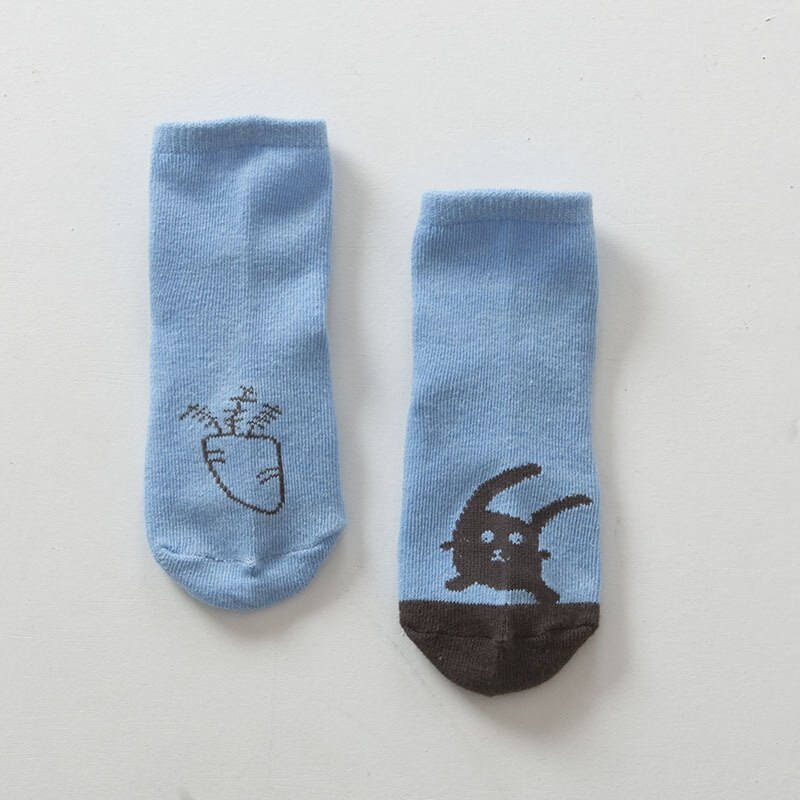 Neue Kinder Socken Niedlichen Cartoon Eule Kätzchen Asymmetrische Socken Neugeborenes Paar Farben Socken Rutschfeste Socken