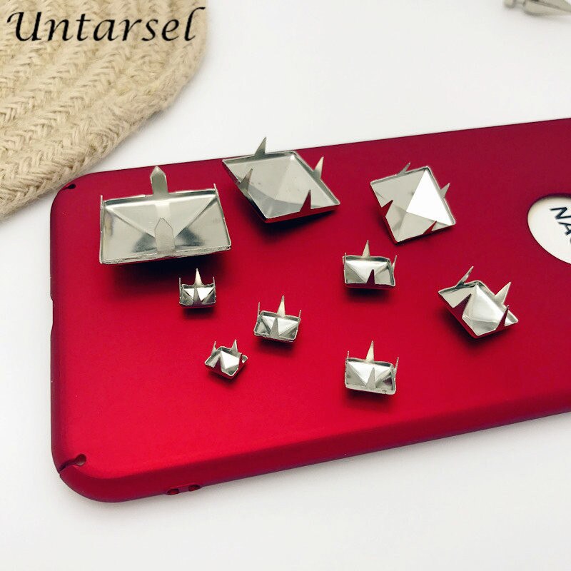 Alle Maten Verzameld Silver Metal Piramide Studs Punk Klauwen Vierkante Kledingstuk Klinknagels Schoenen Kleding Leathercrafts DIY Decoratie