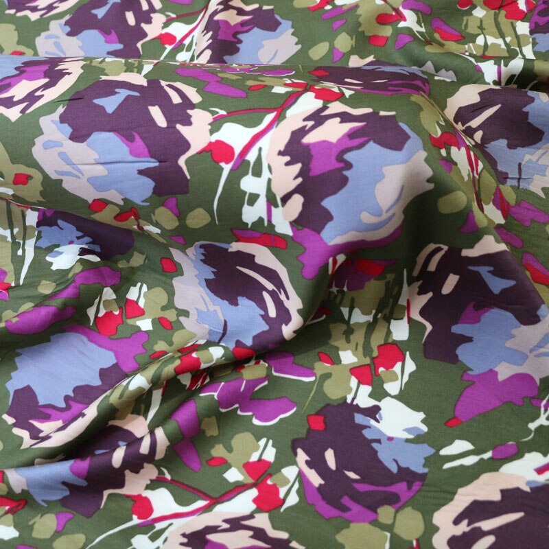 Kleding Stof Met Structuur Van Oekraïens Leger Korrelig Camouflage Kleding Met Camo Patroon In Grijs Bruin En Groen Pixel Vormen Officieel Uniform Van Oekraiens Soldaten Foto