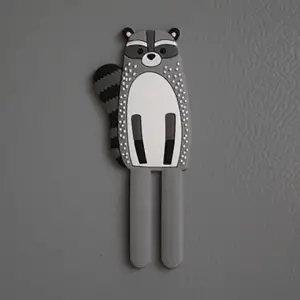 Animal Magnetic Hooks Multifunctional Removable Decorative Fridge Sticker Refrigerator Message Magnet Key Holder: Raccoon