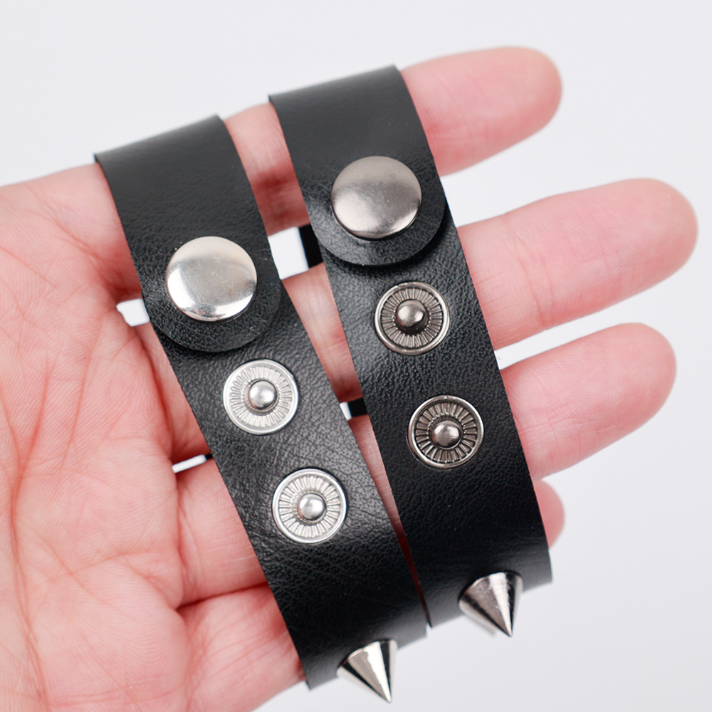 Black Leather Pointed Bracelet Spike Rivet Punk Gothic Rock Unisex Bracelets for Women Bangles Jewelry Cuff Wristband