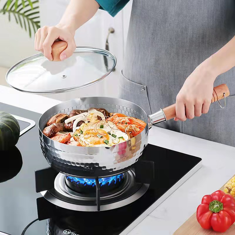 Padella in acciaio inossidabile Padella da neve giapponese Manico in legno Coperchio Pentole per stufato Frittura Wok Pentola per latte Utensili da cucina Pentole pratiche