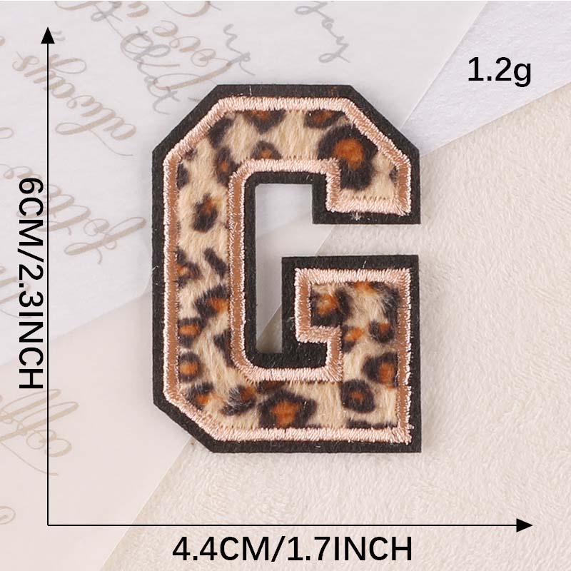 Parches de insignia de letras del alfabeto inglés A ~ Z, apliques bordados con estampado de leopardo, pegatinas para planchar para ropa, ropa con nombre DIY: Opaco