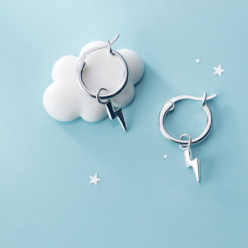 Più nuovo Disegno Timbro S925 sterlina d'argento Geometrica ottavino Fulmine a Forma di Orecchini A Cerchio per Le Donne anti allergia Gioielli