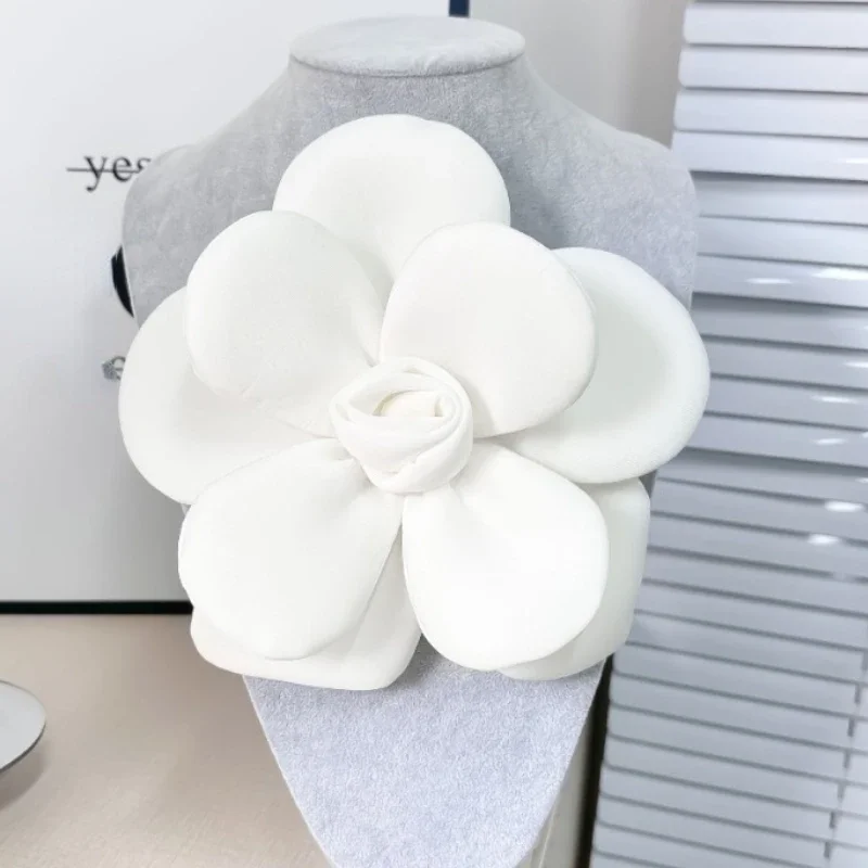 Handmade 22CM Camellia Flower Brooches Corsage Bag Dress Badge Wedding Party Lapel Pins for Women Accessories: Rhodium Plated