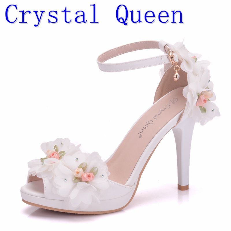 Crystal Queen Vrouwen Bruid Schoenen Teen Hoge hakken Vlinder Trouwschoenen Kant Bloemen Polsbandjes Zomer Party Sandalen Pompen