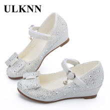 Ulknn princess klackar skor barn kilskor flickor skor mjuka andningsbara kvinnliga sandaler fest för tjejer barn silver