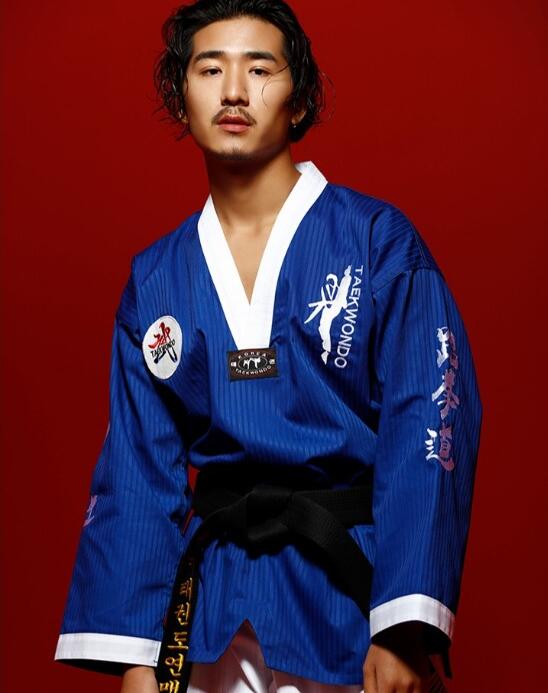 Aikuisten miesten naisten taekwondo-puku brodeerauksella wtf-hyväksytty taekwondo dobok-puku unisex-kampanjaan: Sininen / M