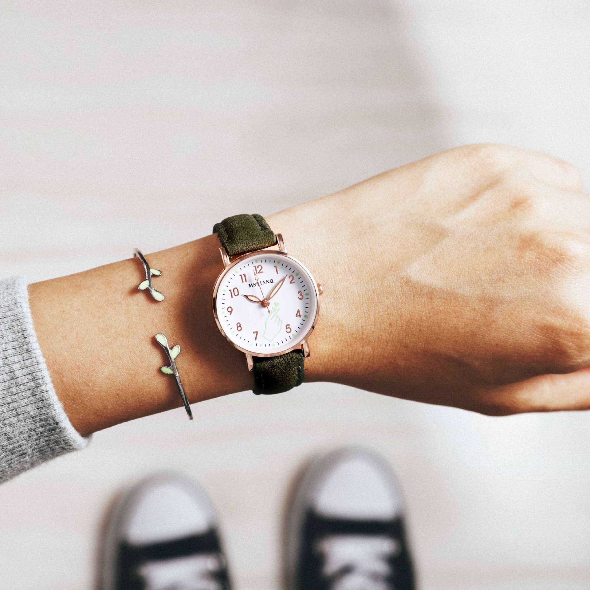 Reloj luminoso de noche brillante para mujer, Relojes de Cuero sencillos y pequeños, caja de reloj de cuarzo, pulsera para niña