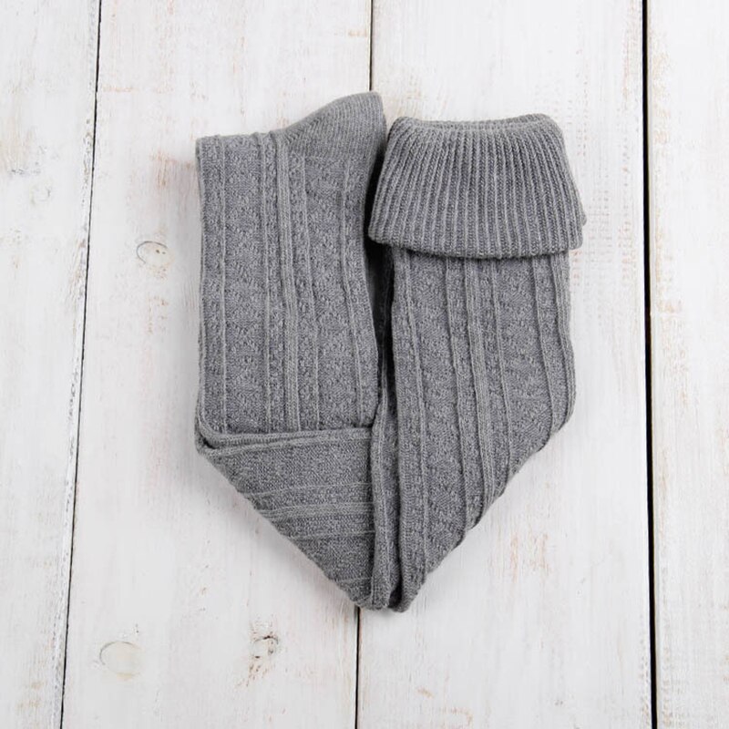 Gebreide overknee sokken dames herfst winter warme lange kousen effen kleur zwart grijs koffie kleur sokken: Lichtgrijs