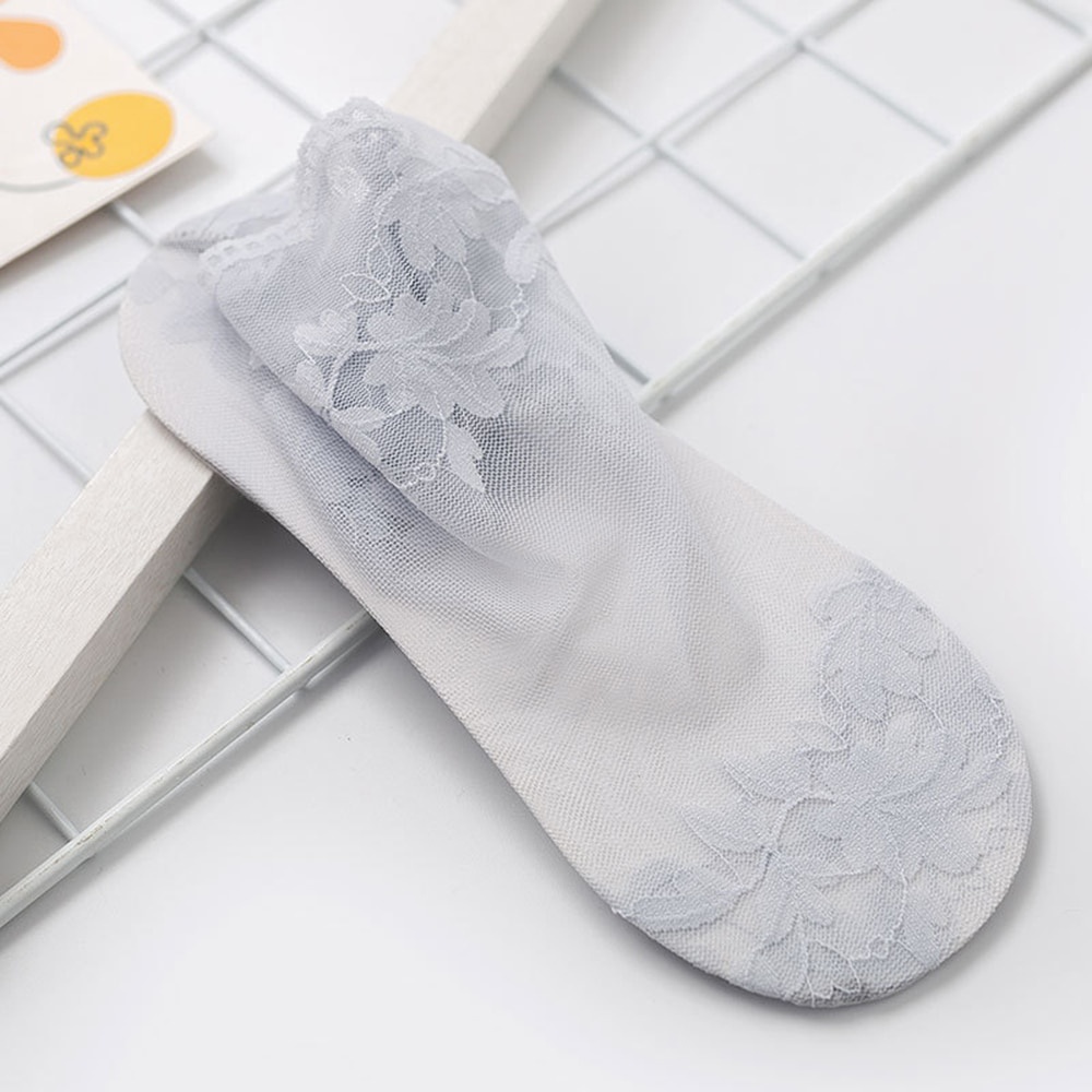Thin Lace Socks Women Leaves Lace Invisible Socks Thin Ladies Lace Boat Socks Hollow Non-slip Shallow Socks Women Frilly Socks
