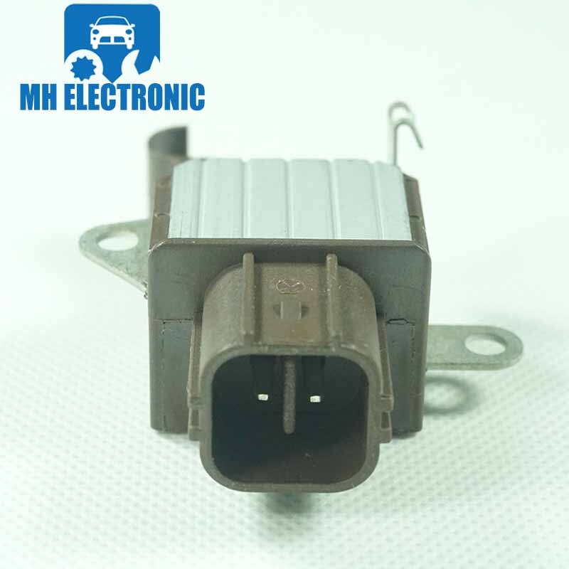 ECSiNG Régulateur D'alternateur 12 V 1197311029 0192052016 Compatible Avec Bosch Générateurs Véhicules Et équipements électriques Associés