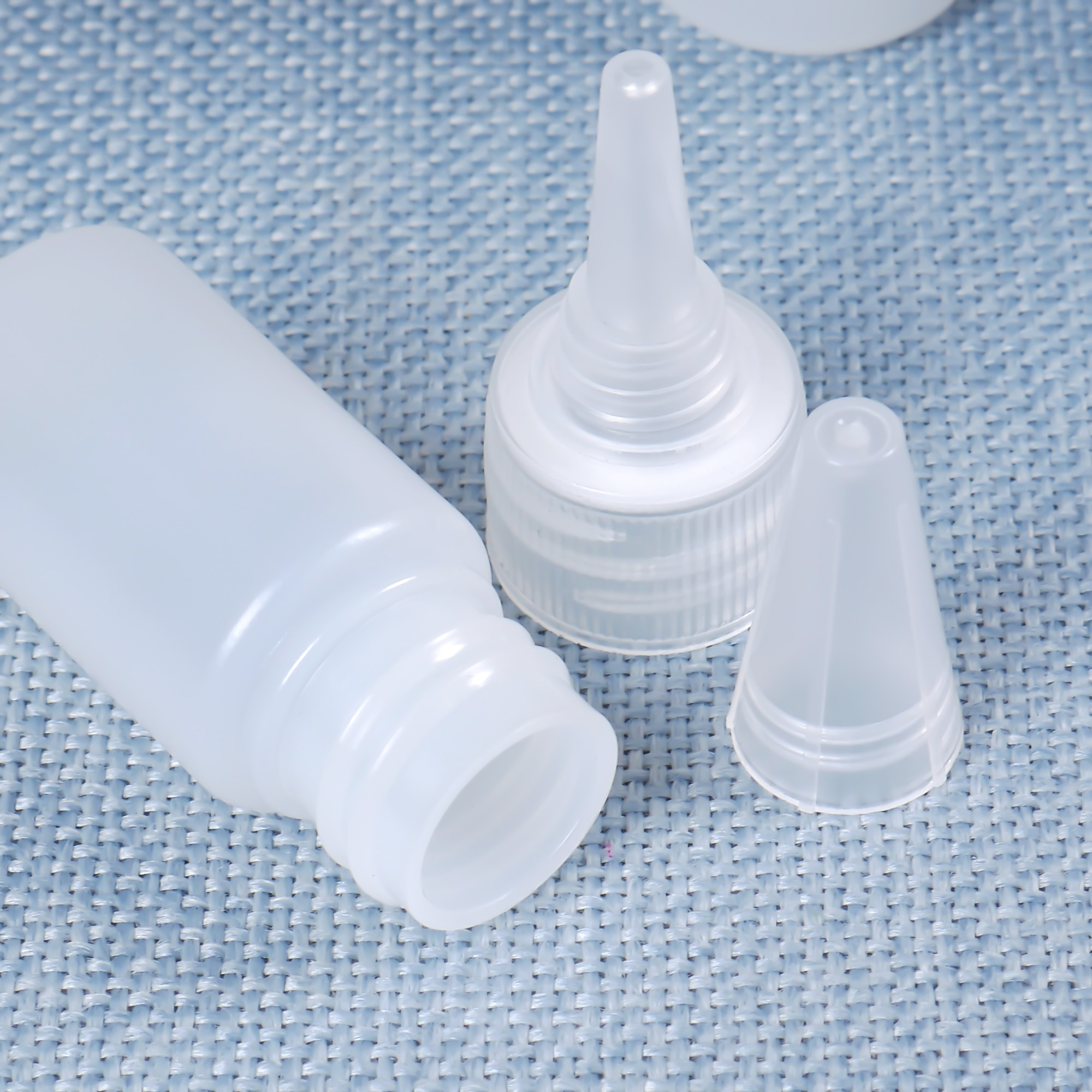 1pcs/lot Empty PE Plastic Glue Bottles With Screw-On Lids Squeeze Liquid Ink Oil Dropper Refillable Bottles 10ML/20ML30ML/50ML