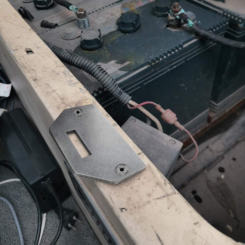 Seat Hinge and Seat Hinge Plate for EZGO 1995-Up TXT Medalist MPT Shuttle Workhorse Golf Cart Parts 71609-G01 71610-G01