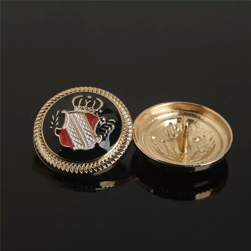 Metalliset napit vaatteiden ompelutarvikkeille ja -tarvikkeille käsin ommeltu takin takin napit 20mm vaatenappia: Musta punainen / 15mm-10 kpl