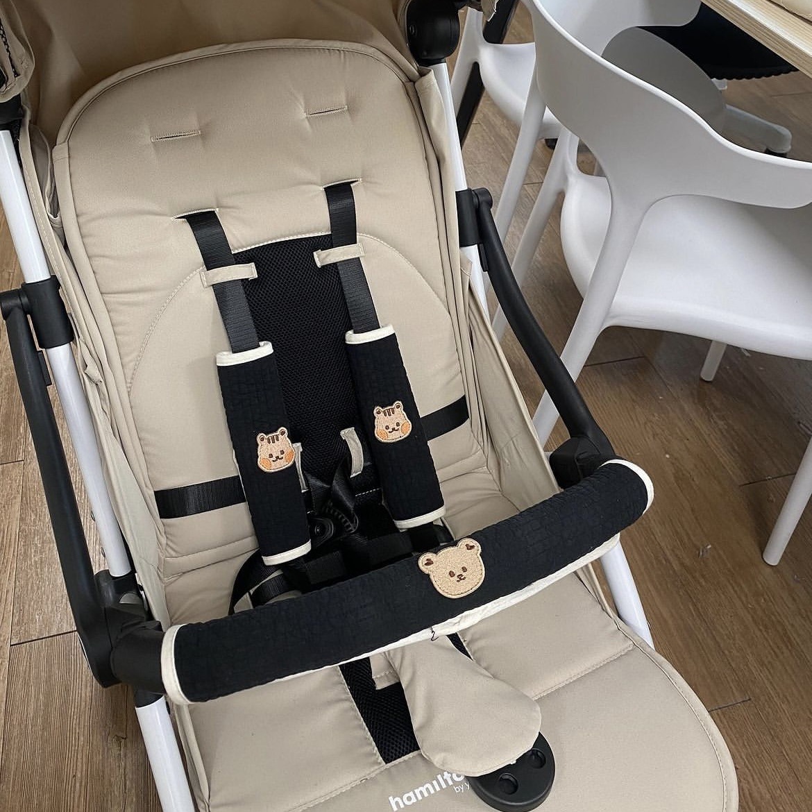 Baby Kinderwagen Armlehne Lätzchen Anti Biss Baumwolle Spucktuch Schutzhülle Kinderwagen Zubehör Neugeborenen Baby Schulter Schutz