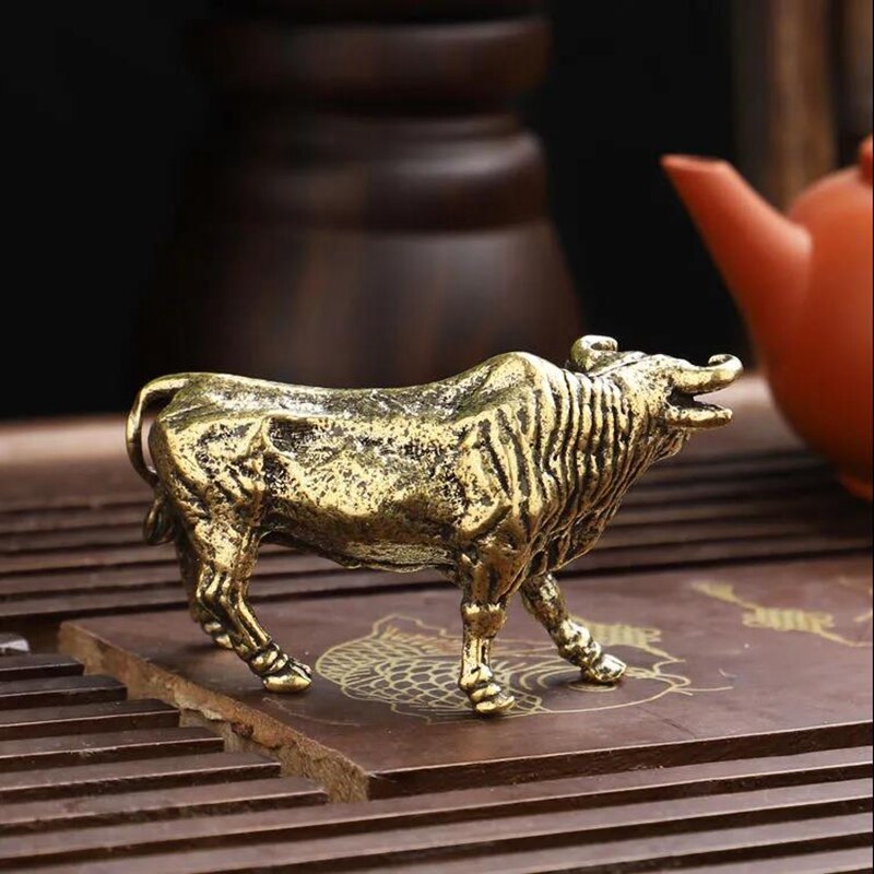 Figura de toro de la calle de pared de cobre Vintage, estatua de latón Retro de ganado, ornamento Feng Shui, decoración de escritorio, accesorios de decoración del hogar