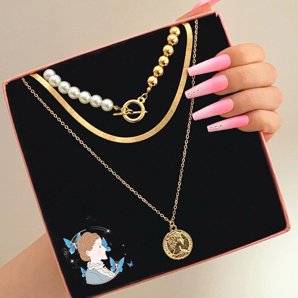 Charm Thick Chain Toggle Clasp Coin Pendant Necklace for Women Gold Multilayer Pearl Circle Choker Necklace Jewelry