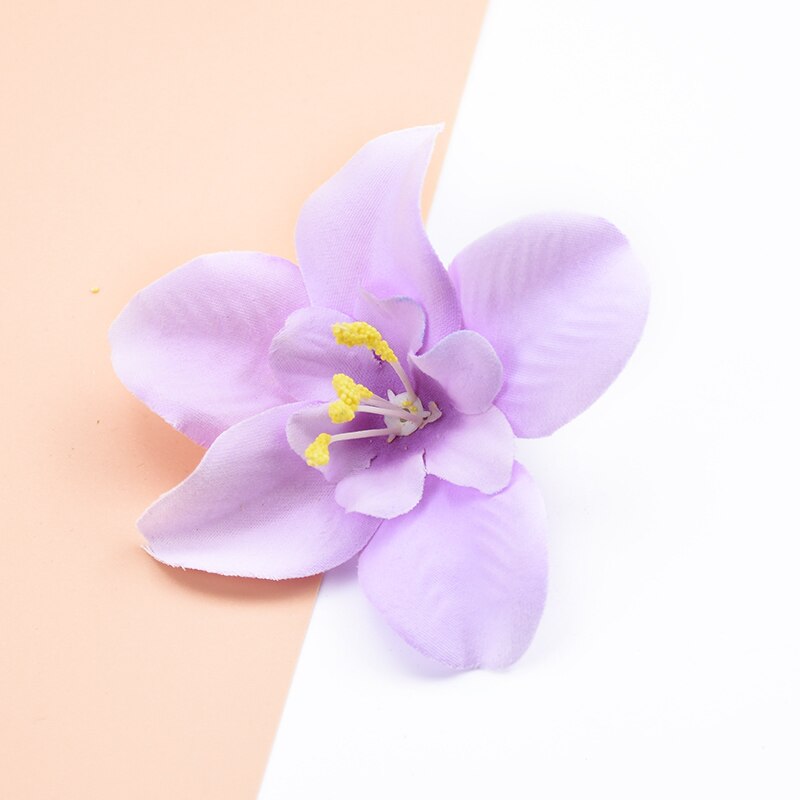 10 stk silke sommerfugl orkidé dekorative blomster kranse juleindretning til hjemmet bryllup håndlavet gør-det-selv boks kunstig blomst: Farve 9