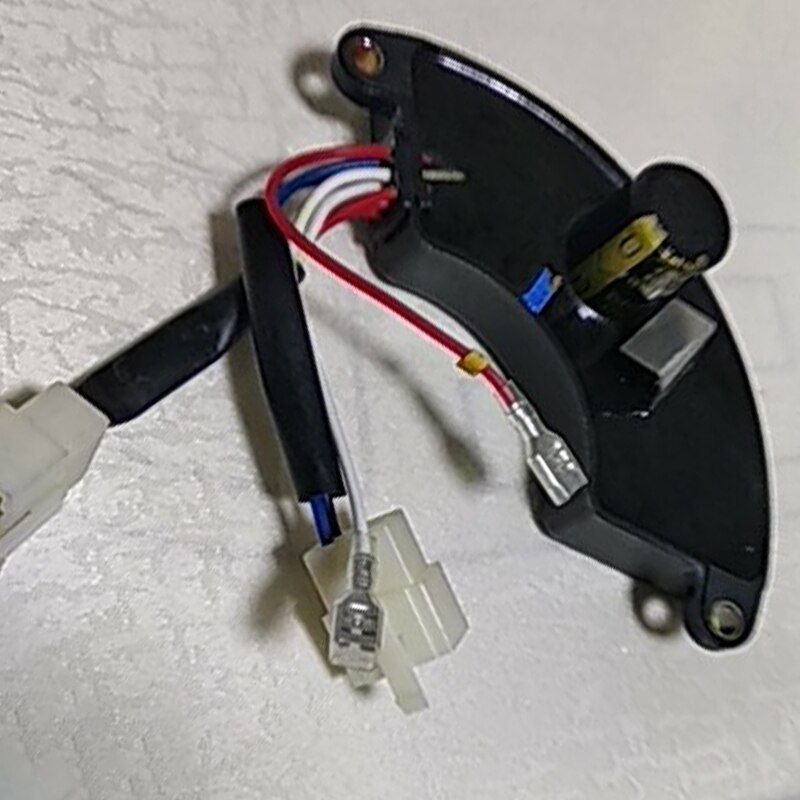 5Kw 6.5Kw 8Kw triphasé 3 phases générateur d'essence Avr universel régulateur de tension automatique stabilisateur pour alternateur 400V 470Uf