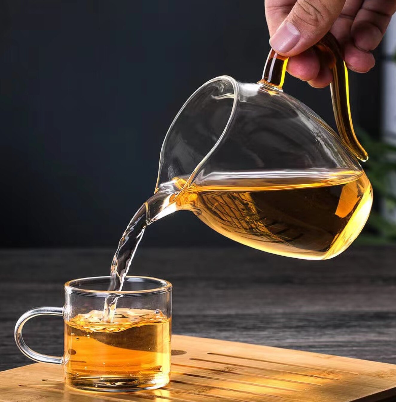 Heat-resistant Glass Tea Pitcher with Colored Handle Transparent Chahai Glass Kung Fu Fair Cup Office Tea Cup Drinkware