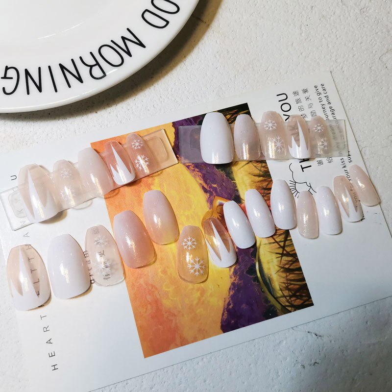 Faux ongles d'halloween pour les ongles, Nail Art, manucure, Nail Art, Nail Art, paillettes argentées dégradé, porter étanche, amovible à pression, avec des designs, 24 pièces/boîte