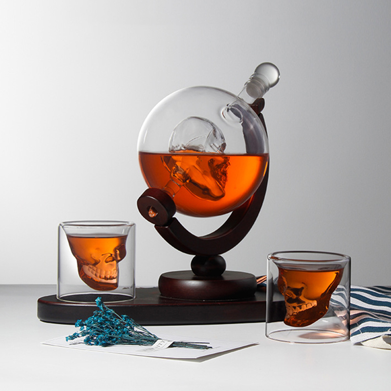 Skull Heads Decanter Set with Lead-free Carafe Exquisite Wood-stand and 2 Whisky Glasses, Whiskey Decanter Grade