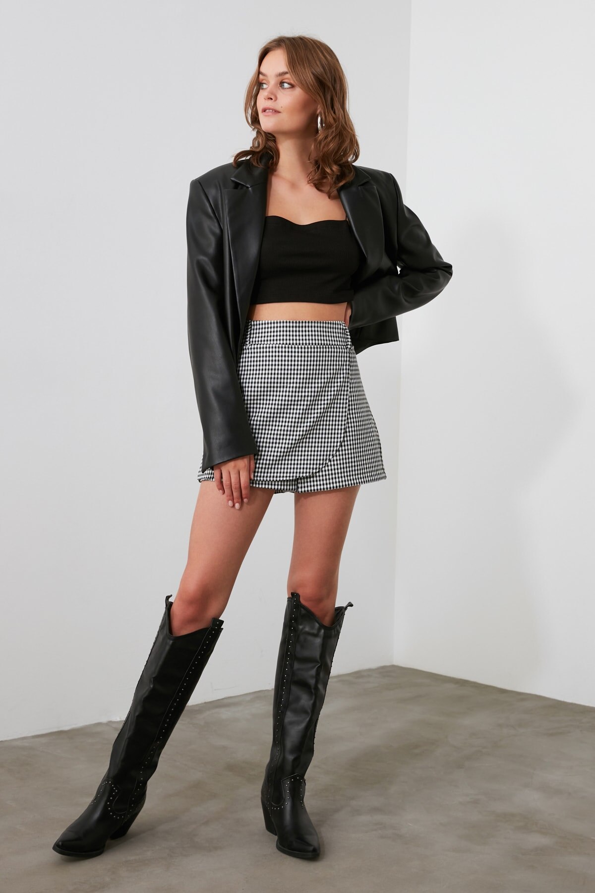 Trendyol Checkered Shorts & Bermuda TWOAW21SR0031