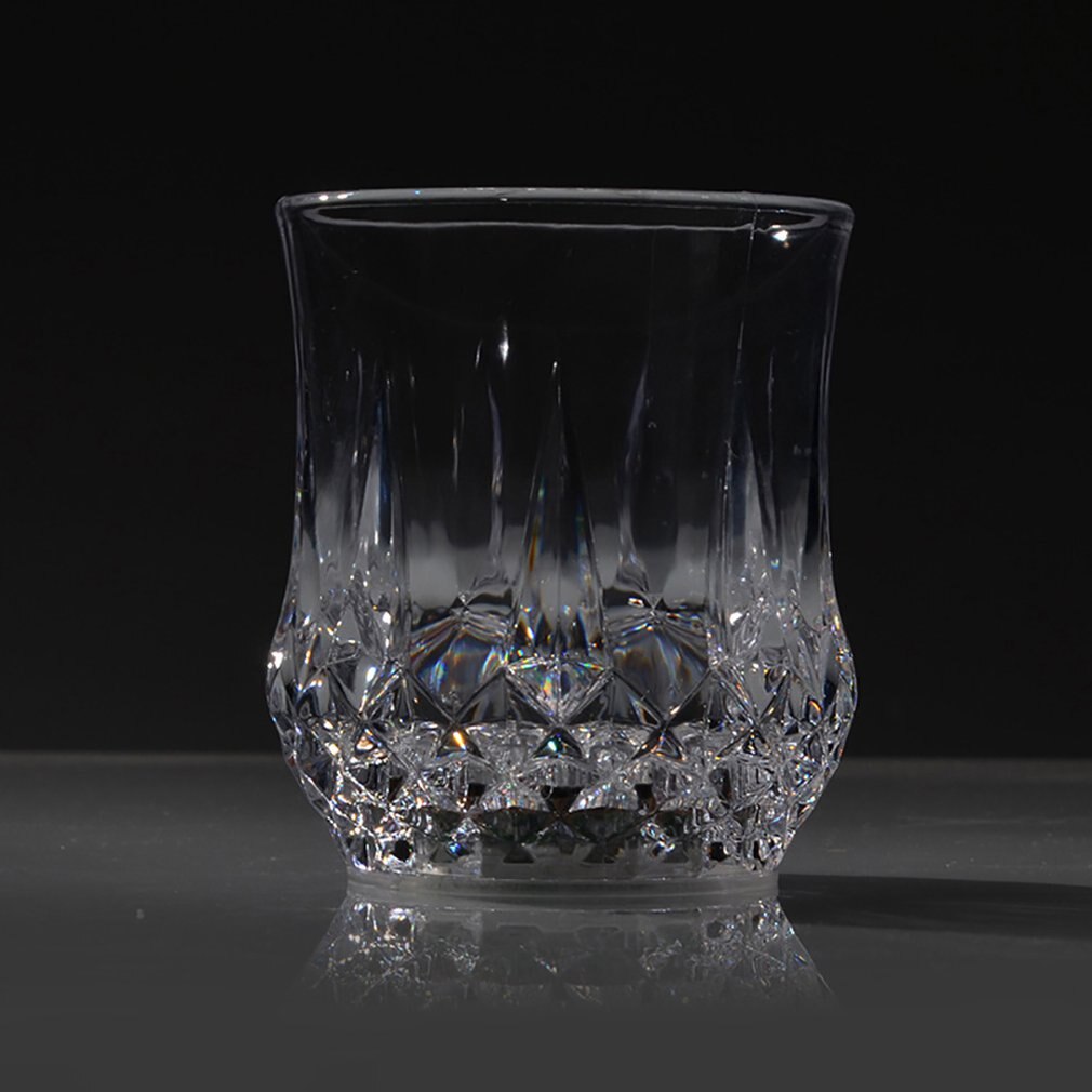 Charming LED Flash Light Cup pineapple Shape Luminous Wine Drink Cup Bar Party Supply Home Party Wedding Decoration