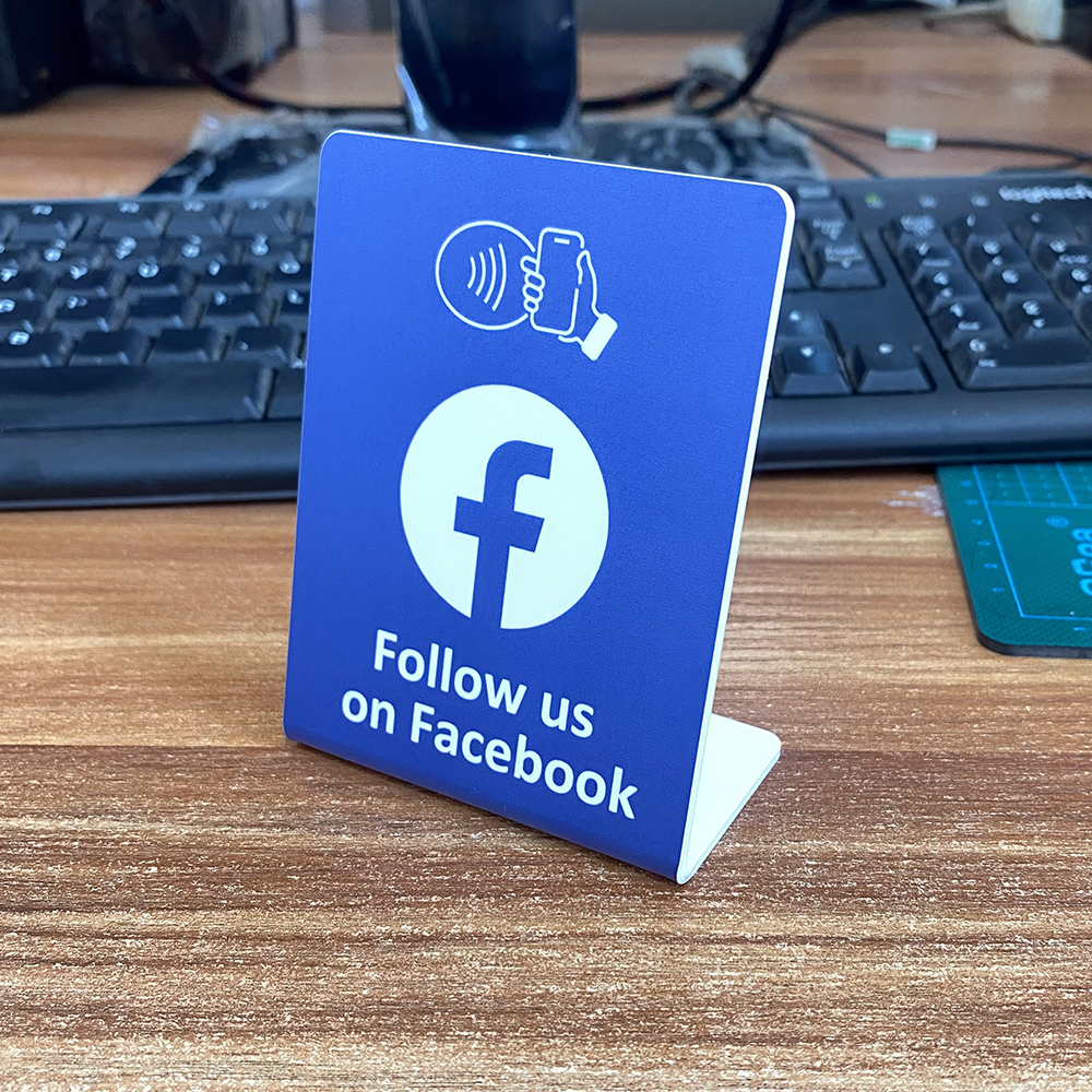 Stojak dotykowy 3 "X4" NFC Wyświetlacz Instagram Facebook Tripadvisor Trustpilot Konserwacja Google Stojak NFC Wyświetlacz stołowy NFC dla restauracji: Czerwony