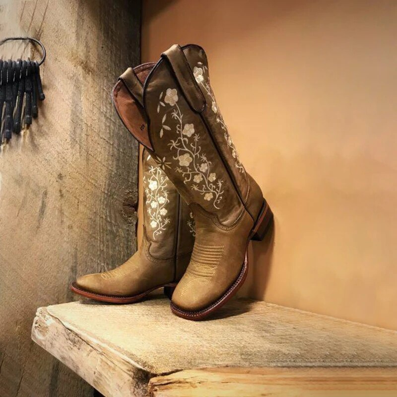 Nouvelle femmes bottes fleurs brodées Western bottes Cowgirl bottines femmes genou haute équitation Vintage bottes de plein air: brown / 40