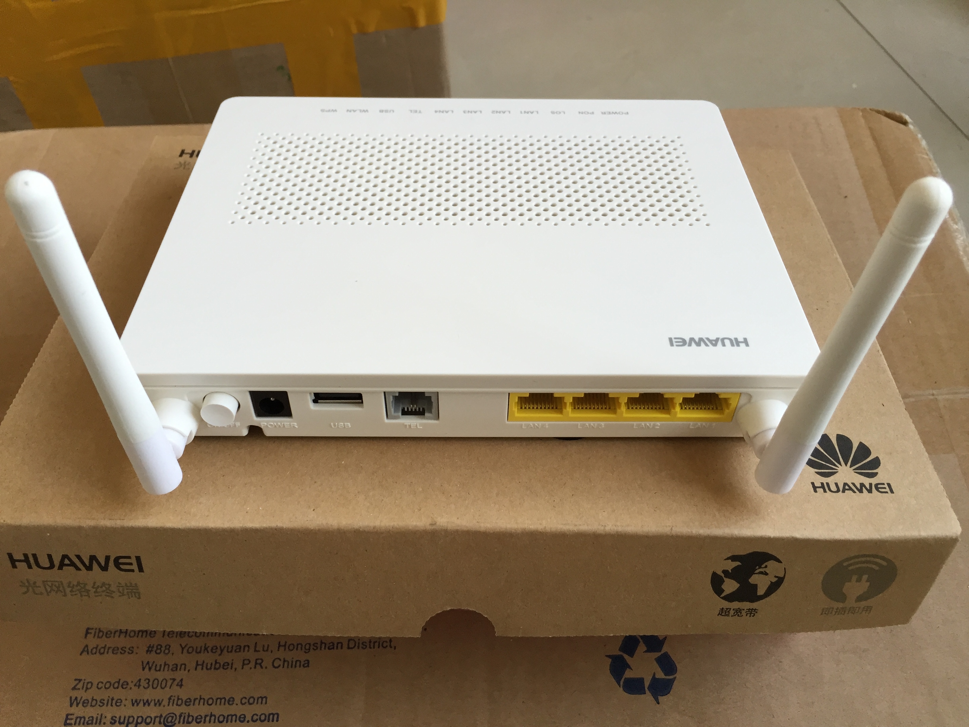 100% Original Neue Hua wei HG8546M Gpon Oun Fiber Optik Router mit 2 TÖPFE + 4FE + 1USB + WiF englisch Vershion