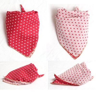 1 stk /4 stk hund bandana blomst kæledyr tørklæde halsklæde lille medium hundehalsbånd kæledyrsslips tilbehør halsbånd katte hunde pleje: Rød plaid