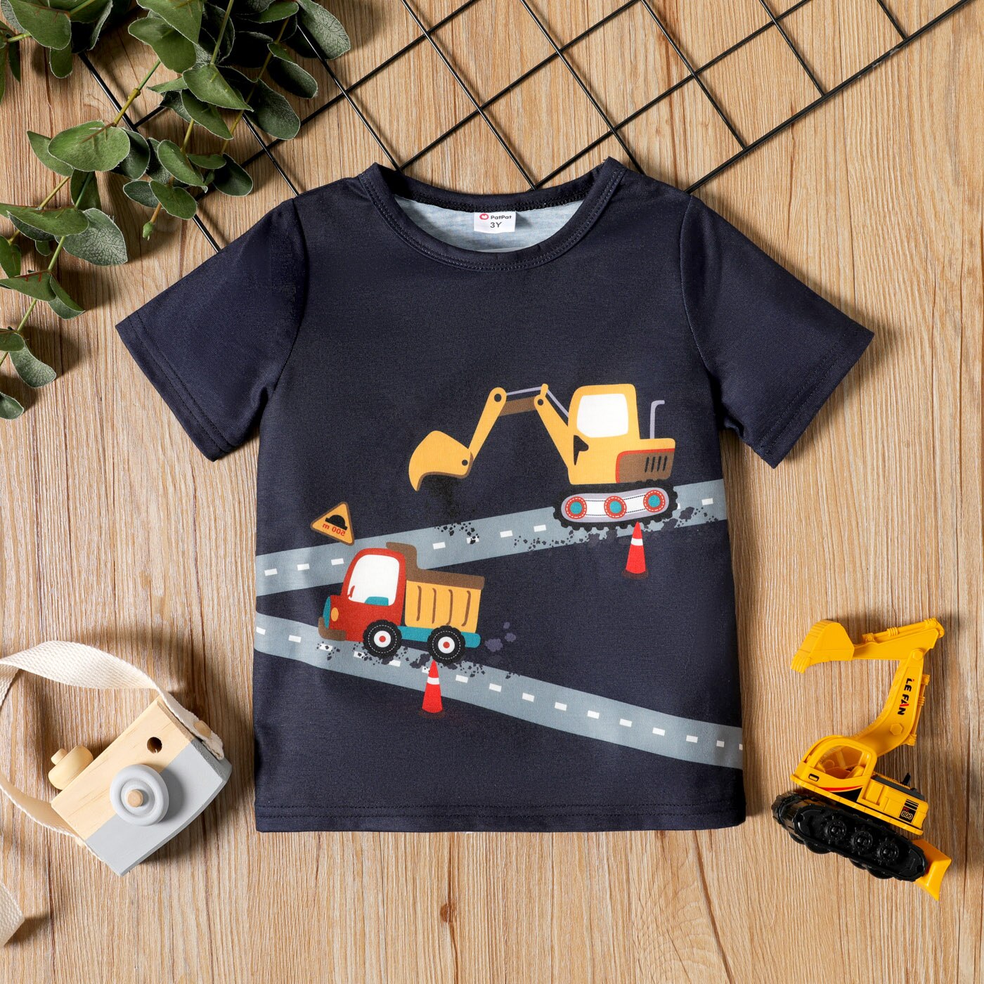 PatPat Toddler Boy T-shirt corta stampa veicolo T-shirt manica corta T-shirt bambino blu scuro Top per abbigliamento estivo per bambini: 18-24 Months