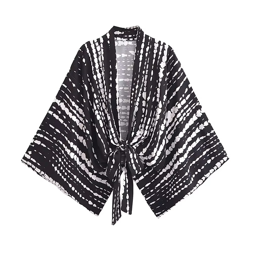 Boho Queens Women Short Robe Kimono Swimsuits Floral Batwing Sleeves Rayon Bohemian Bikini Cover Ups Beachwear: S / black