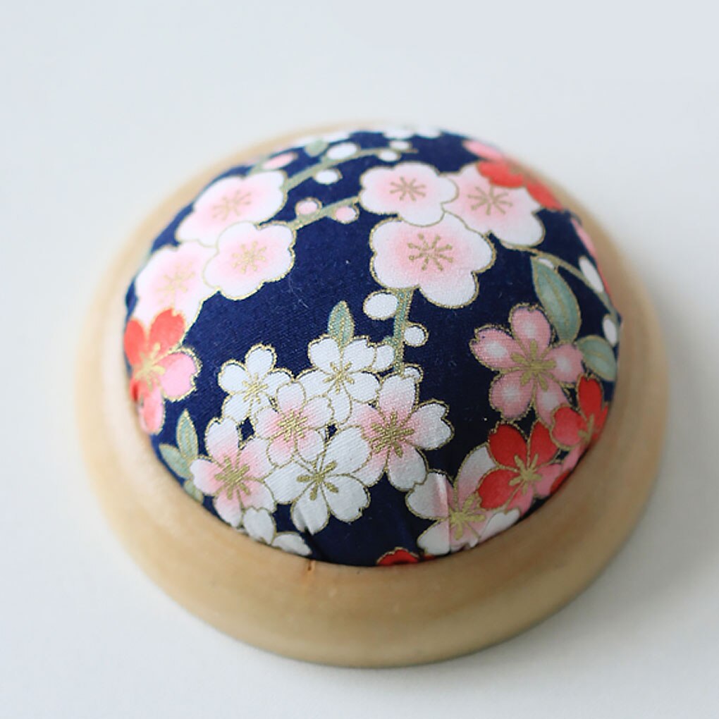 1Pc Vintage Half Ronde Pin Kussen Houten Base Naaien Kussen Polyester Gedrukt Bloem Pincushions Thuis Breien Pin Houder